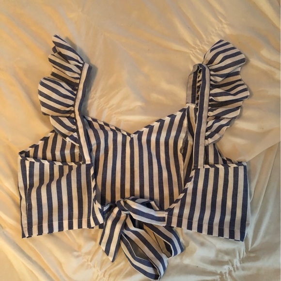 Tops 🆓 - Picture 9 of 14